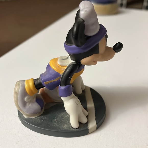 Track Star Mini Mouse Figurine! - Picture 2 of 5